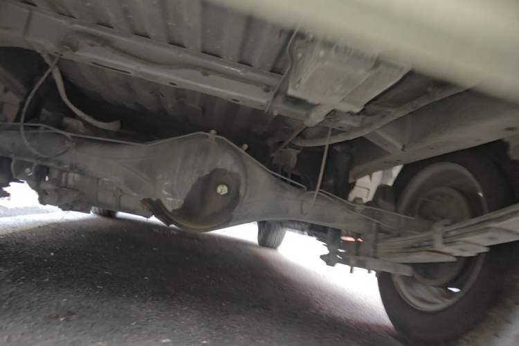 Used SRM New Energy E3 2025 Fudi 310KM Practical Passenger Vehicle Chassis Rear