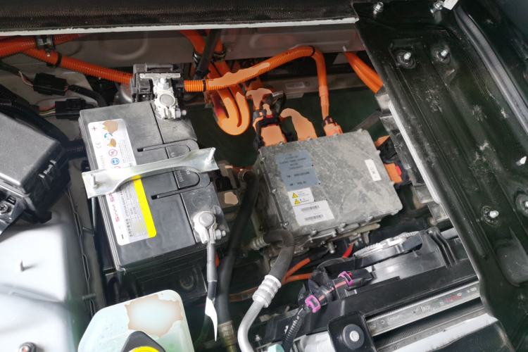 Used SRM New Energy E3 2025 Fudi 310KM Practical Passenger Vehicle Engine Bay