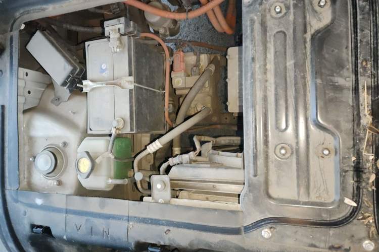 Used SRM New Energy E3 2025 Fudi 310KM Practical Passenger Vehicle Engine Bay Right