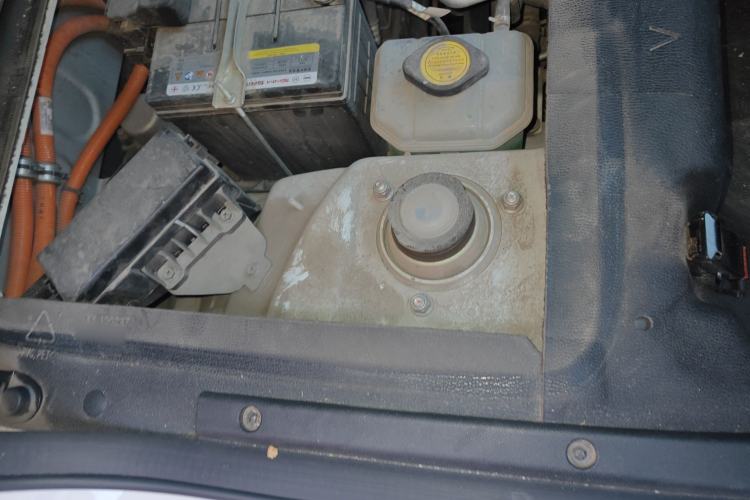 Used SRM New Energy E3 2025 Fudi 310KM Practical Passenger Vehicle Engine Bay Right
