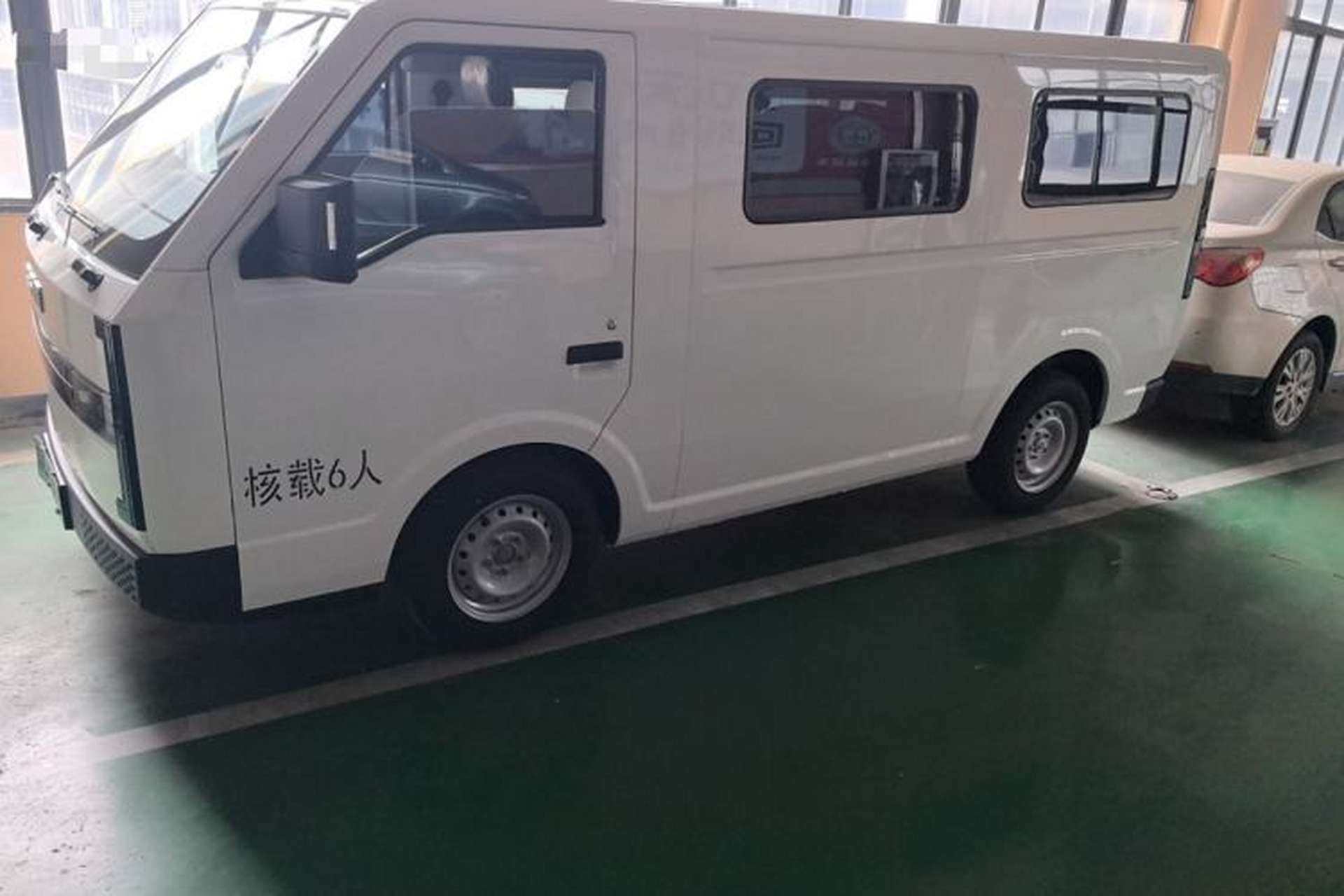Used SRM New Energy E3 2025 Fudi 310KM Practical Passenger Vehicle Exterior 2