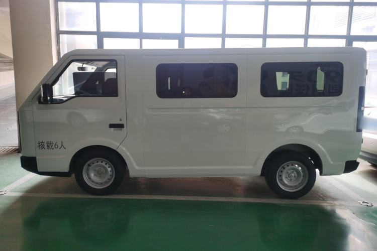 Used SRM New Energy E3 2025 Fudi 310KM Practical Passenger Vehicle Exterior 3
