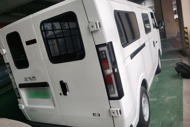 Used SRM New Energy E3 2025 Fudi 310KM Practical Passenger Vehicle Exterior 4