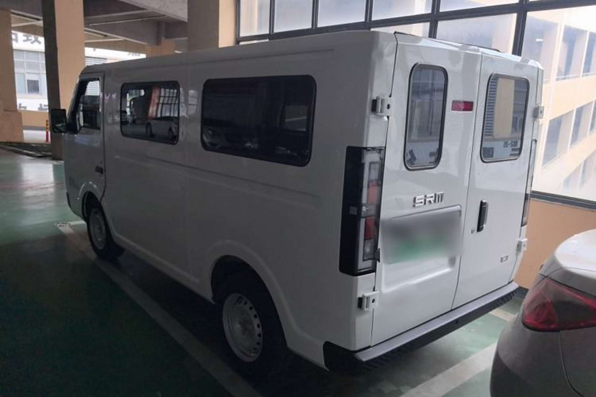 Used SRM New Energy E3 2025 Fudi 310KM Practical Passenger Vehicle Exterior 4