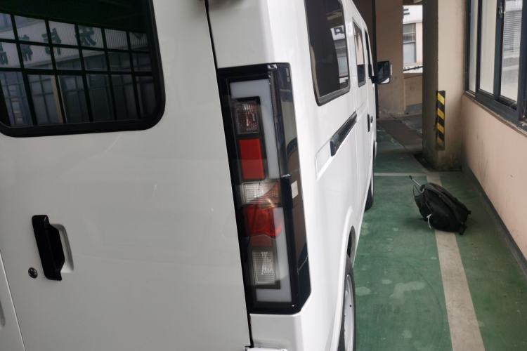 Used SRM New Energy E3 2025 Fudi 310KM Practical Passenger Vehicle Exterior 6