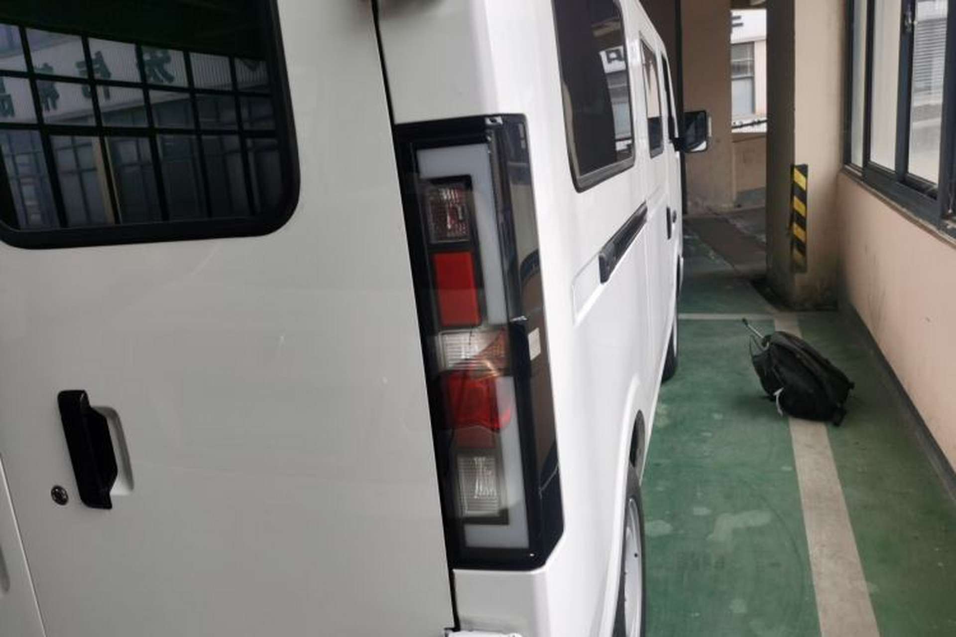 Used SRM New Energy E3 2025 Fudi 310KM Practical Passenger Vehicle Exterior 6