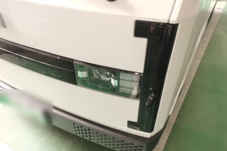 Used SRM New Energy E3 2025 Fudi 310KM Practical Passenger Vehicle Left Front Headlight