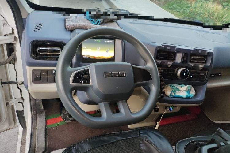 Used SRM New Energy E3 2025 Fudi 310KM Practical Passenger Vehicle Steering Wheel