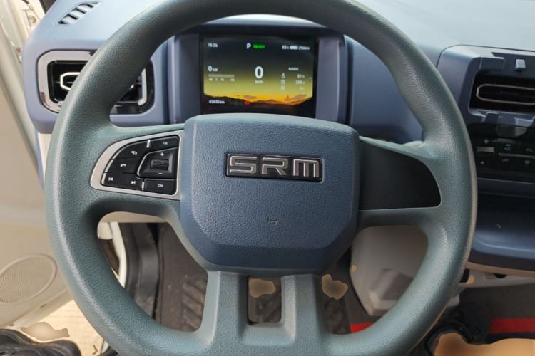 Used SRM New Energy E3 2025 Fudi 310KM Practical Passenger Vehicle Steering Wheel
