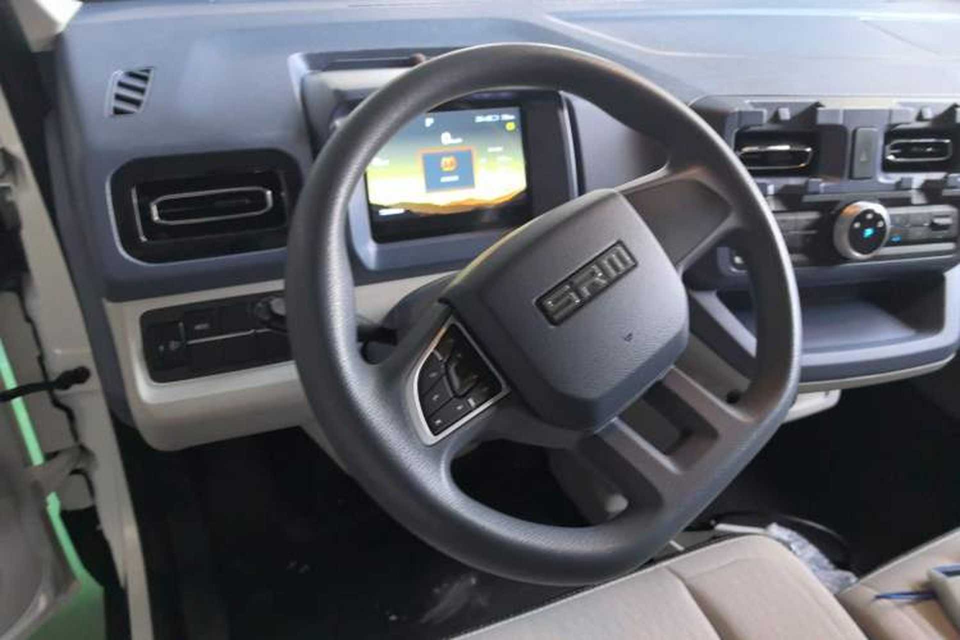 Used SRM New Energy E3 2025 Fudi 310KM Practical Passenger Vehicle Steering Wheel