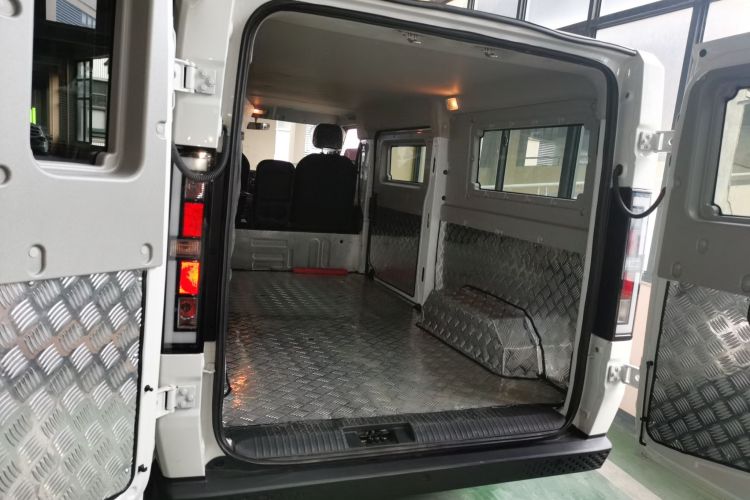 Used SRM New Energy E3 2025 Fudi 310KM Practical Passenger Vehicle Trunk