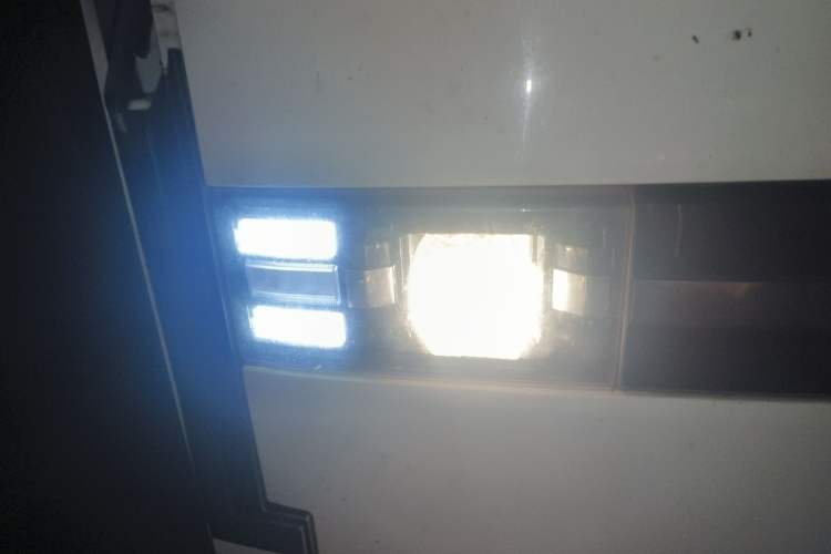 Used SRM New Energy E3L 2024 Custom Standard Edition Right Front Headlight
