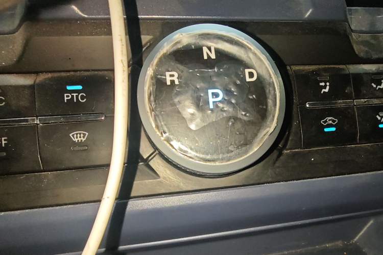 Used SRM New Energy E3L 2024 Standard 6-Seater Bus Gear Lever