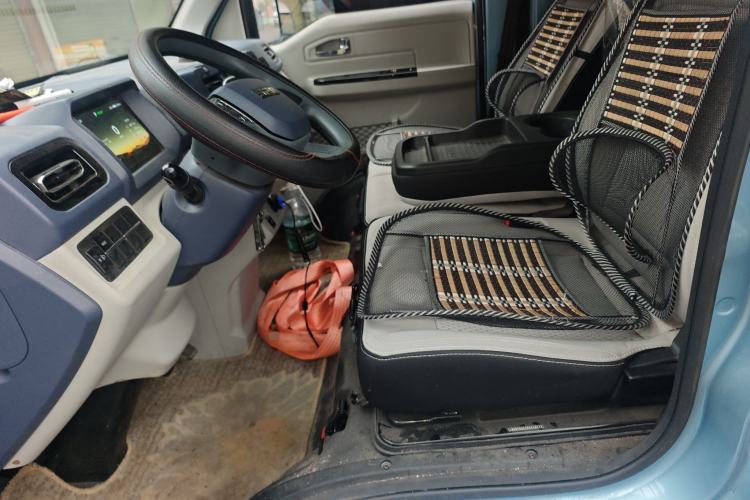 Used SRM New Energy E3L 2024 Standard 6-Seater Bus Left Front Seat