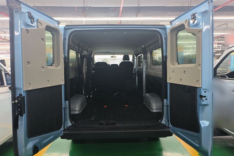 Used SRM New Energy E3L 2024 Luxury 6-Seater Bus Trunk
