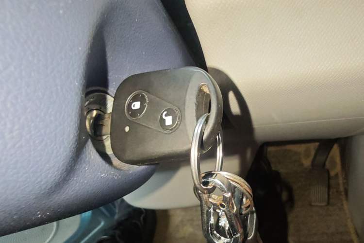 Used SRM New Energy E3L 2024 Standard 6-Seater Bus Vehicle Key