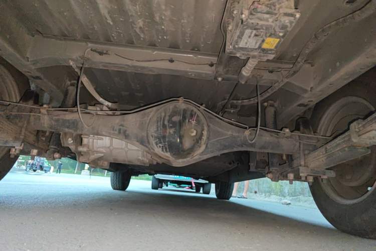 Used SRM New Energy E3L 2024 Luxury 6-Seater Bus Chassis Rear