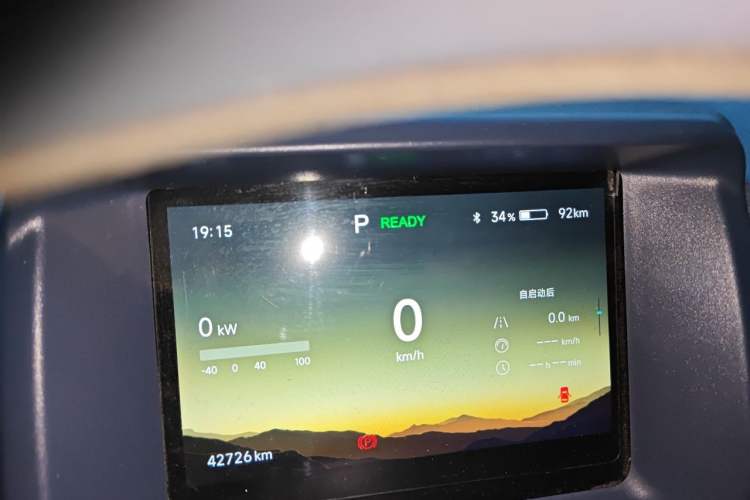 Used SRM New Energy E3L 2024 Luxury 6-Seater Bus Odometer Close Up