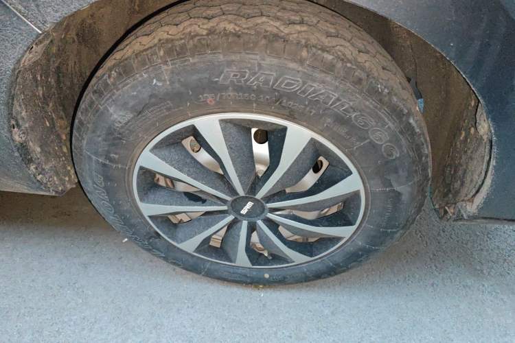 Used SRM New Energy E3L 2024 Luxury 6-Seater Bus Right Front Wheel Hub