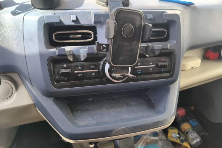 Used SRM New Energy E3L 2024 Luxury Model Audio And AC Panel
