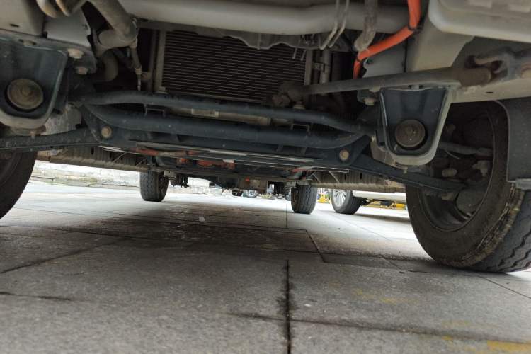 Used SRM New Energy E3L 2024 Standard 6-Seater Bus Chassis Front