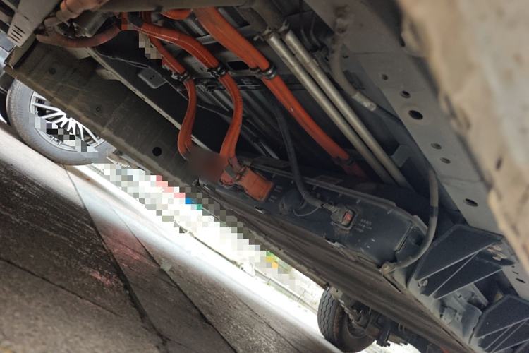 Used SRM New Energy E3L 2024 Standard 6-Seater Bus Chassis Front Left