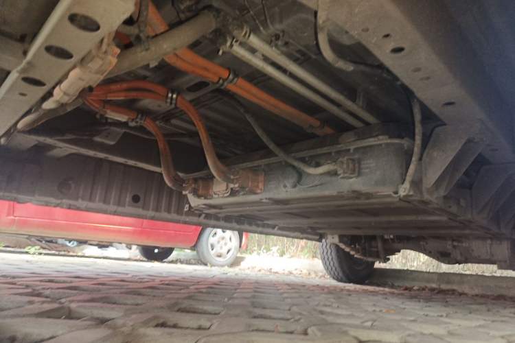 Used SRM New Energy E3L 2024 Standard 6-Seater Bus Chassis Front Left