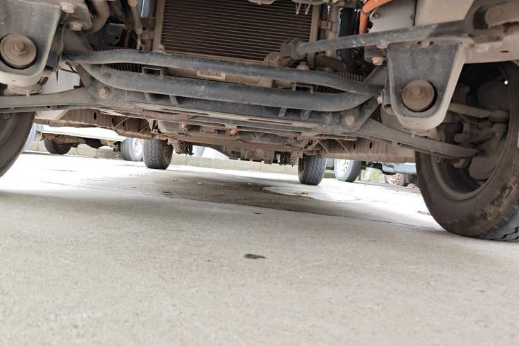 Used SRM New Energy E3L 2024 Luxury 6-Seater Bus Chassis Front