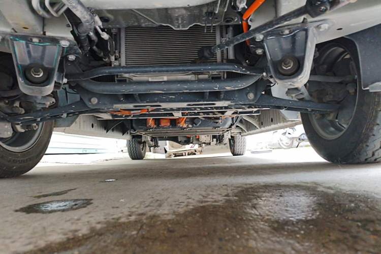 Used SRM New Energy E3L 2024 Standard 6-Seater Bus Chassis Front