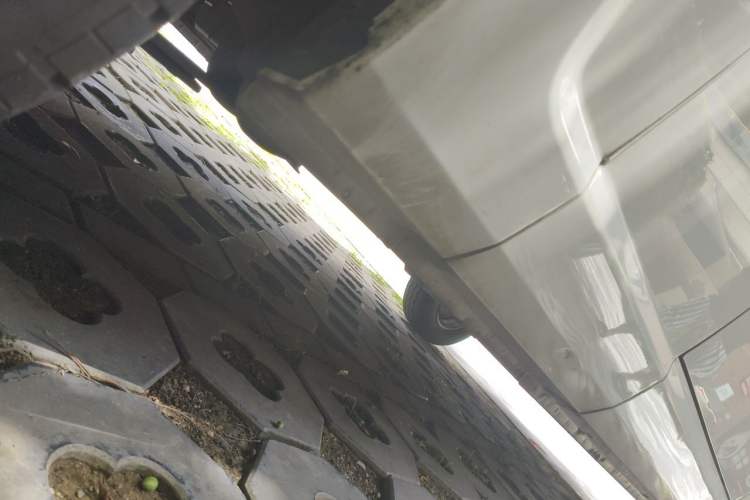Used SRM New Energy E3L 2024 Standard 6-Seater Bus Chassis Rear Right