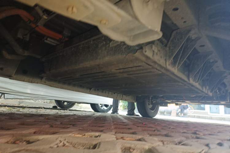 Used SRM New Energy E3L 2024 Standard 6-Seater Bus Chassis Rear Right