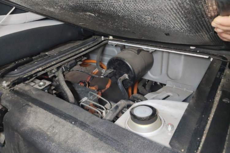 Used SRM New Energy E3L 2024 Standard 6-Seater Bus Engine Bay