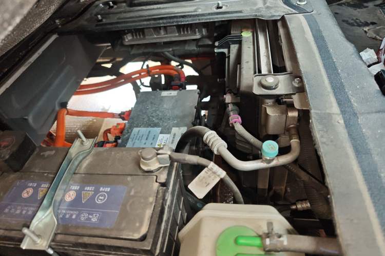 Used SRM New Energy E3L 2024 Standard 6-Seater Bus Engine Bay Left