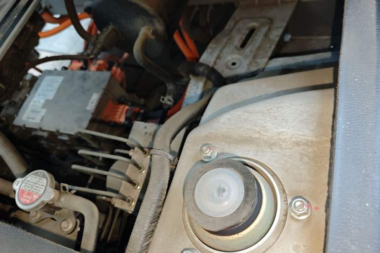 Used SRM New Energy E3L 2024 Standard 6-Seater Bus Engine Bay Left