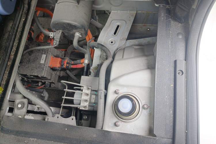 Used SRM New Energy E3L 2024 Practical Model Engine Bay Left