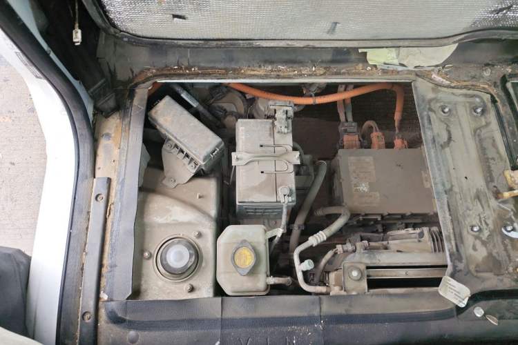 Used SRM New Energy E3L 2024 Standard 6-Seater Bus Engine Bay Right
