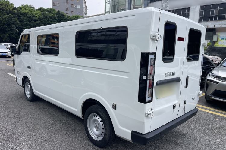 Used SRM New Energy E3L 2024 Standard 6-Seater Bus Exterior 6