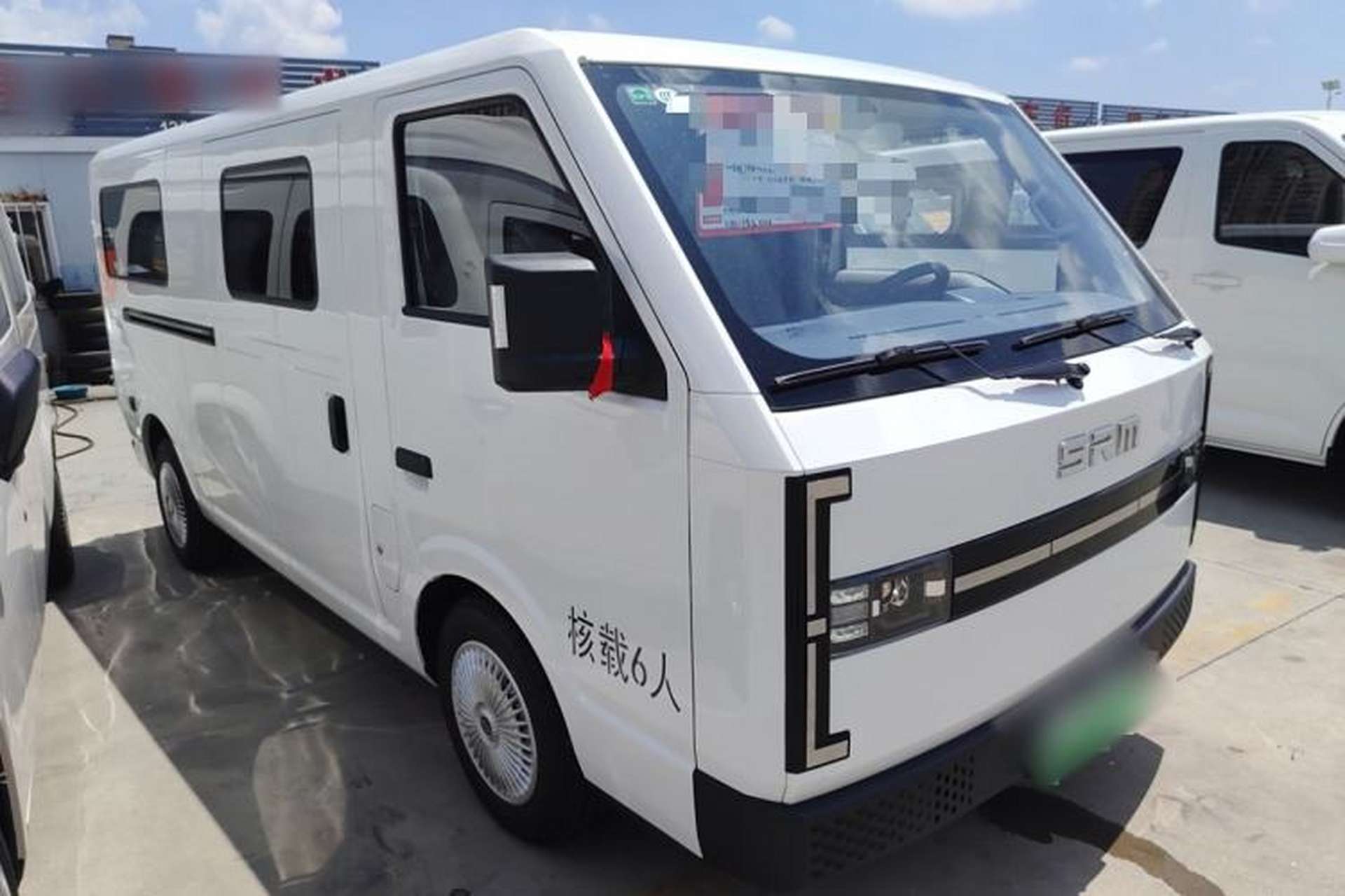 Used SRM New Energy E3L 2024 Standard 6-Seater Bus Front Right 45 Deg