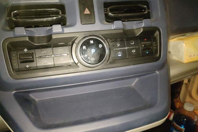 Used SRM New Energy E3L 2024 Standard 6-Seater Bus Gear Lever