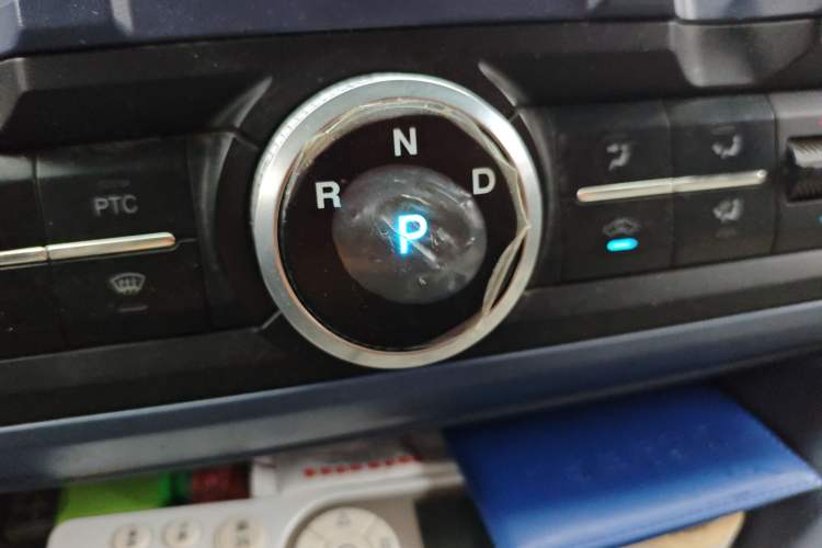 Used SRM New Energy E3L 2024 Standard 6-Seater Bus Gear Lever
