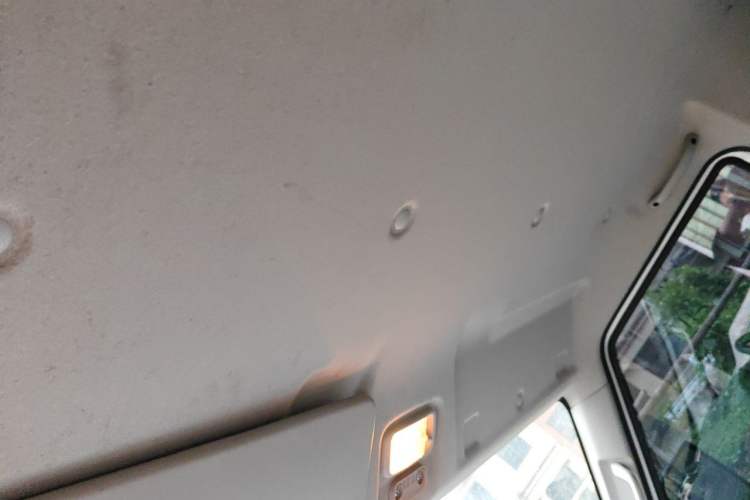 Used SRM New Energy E3L 2024 Standard 6-Seater Bus Headliner