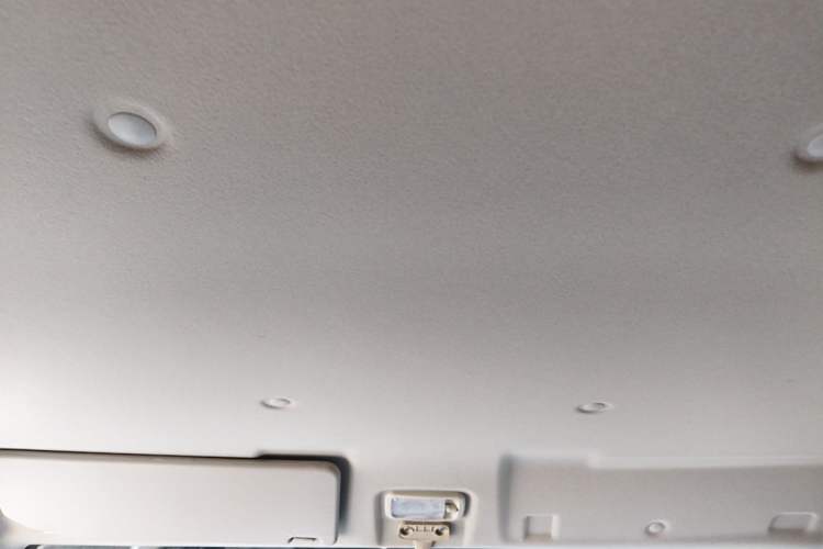 Used SRM New Energy E3L 2024 Standard 6-Seater Bus Headliner