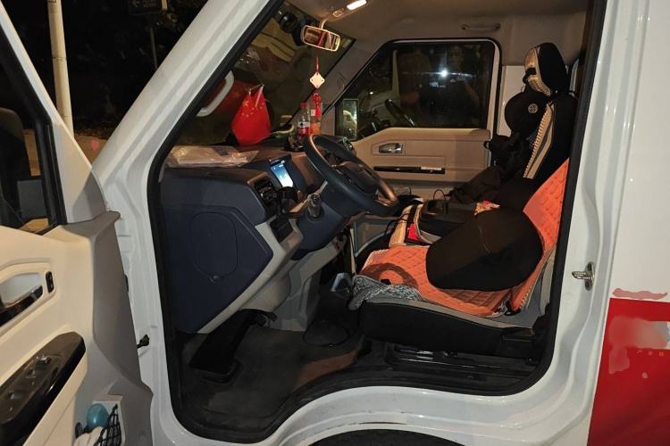 Used SRM New Energy E3L 2024 Standard 6-Seater Bus Interior 3