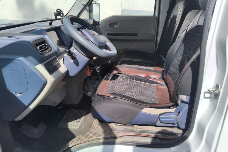 Used SRM New Energy E3L 2024 Luxury Model Left Front Seat