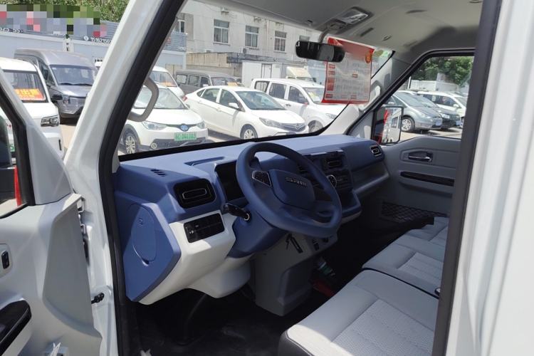 Used SRM New Energy E3L 2024 Standard 6-Seater Bus Left Front Seat