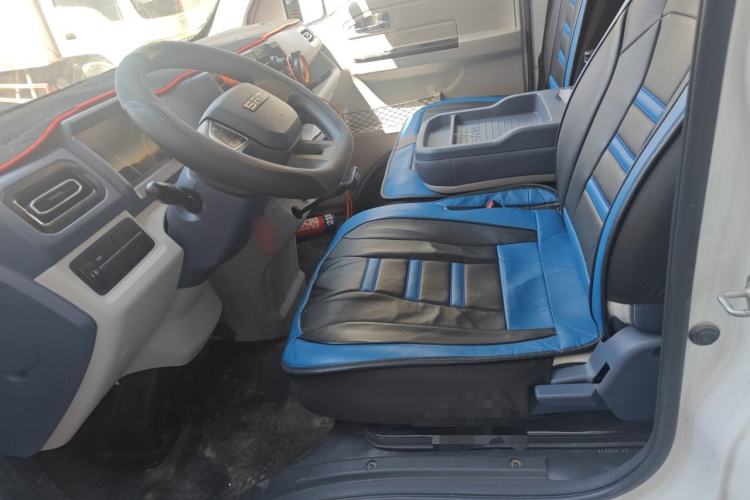 Used SRM New Energy E3L 2024 Standard Model Left Front Seat