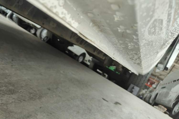 Used SRM New Energy E3L 2024 Standard 6-Seater Bus Left Side Sill