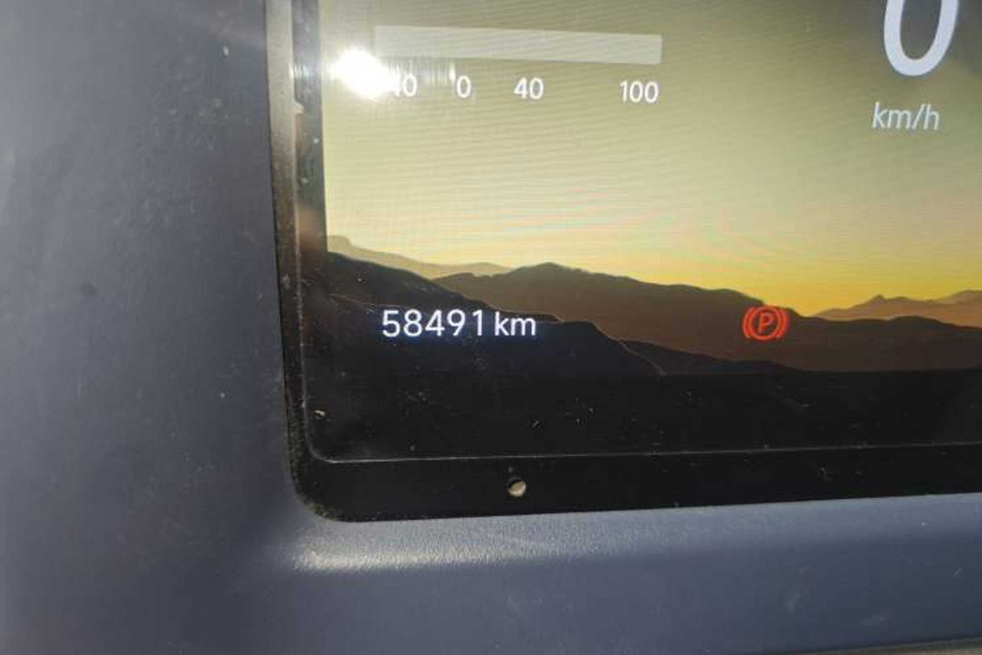 Used SRM New Energy E3L 2024 Standard 6-Seater Bus Odometer Close Up