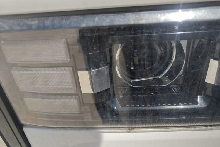 Used SRM New Energy E3L 2024 Standard Model Right Front Headlight
