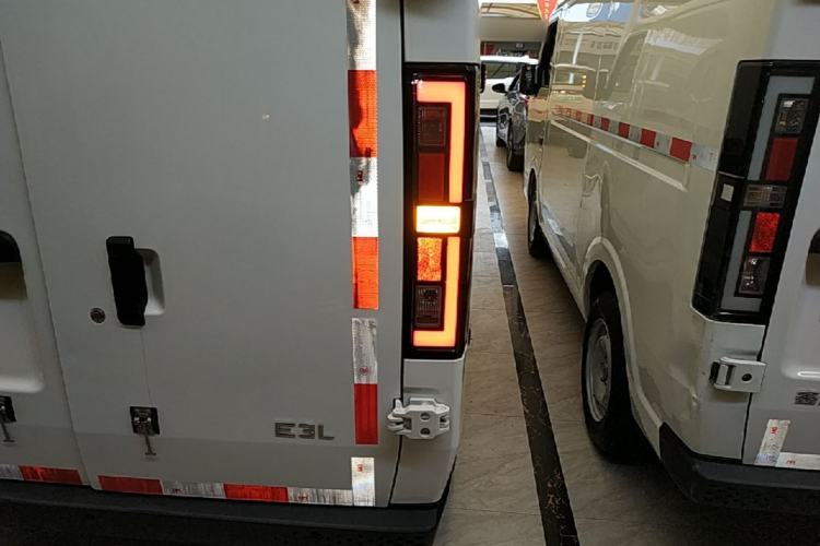 Used SRM New Energy E3L 2024 Luxury Model Right Rear Taillight